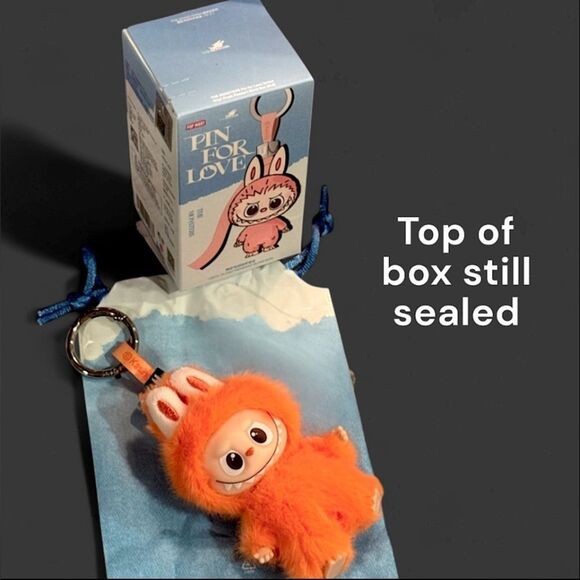 Pop Mart Pin For Love Labubu - Z - Picture 6 of 16